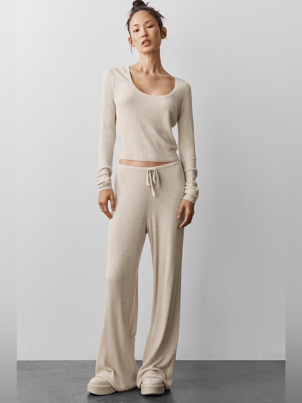 ALO Set: Sweater Knit Unwind Long Sleeve + Mid-Rise Unwind Wide Leg Pant - S/M
